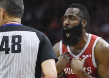 Hjustonov rekord NBA – 26 trojki na meču (VIDEO)