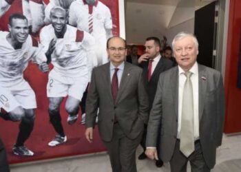 Karpov u poseti FK Sevilja, od Betisa „desetka“