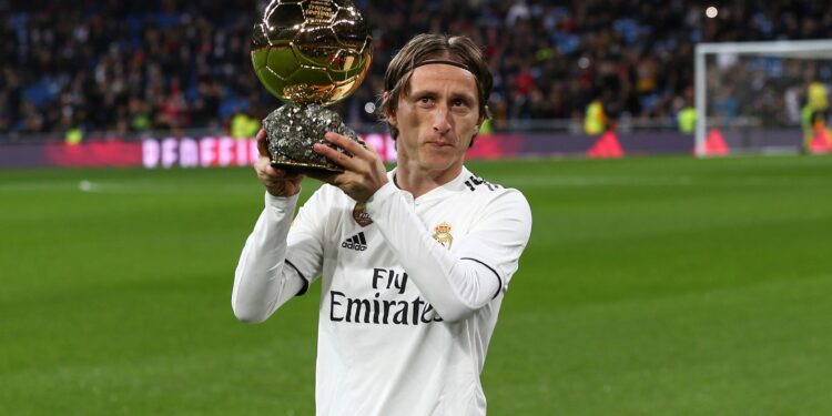 Modrić uživao u muzici srpskog harmonikaša (FOTO)