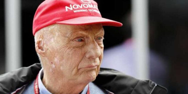 Lauda primljen u bolnicu zbog problema sa disajnim organima