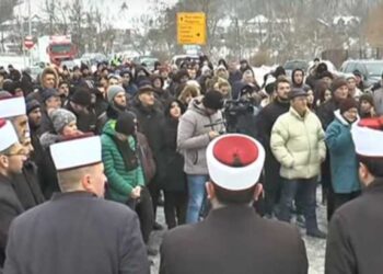 Muftijine pristalice blokirale magistralu (VIDEO)