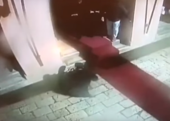 Nadrealan snimak iz Dubrovnika: Bura nosi čoveka kao slamčicu (VIDEO)