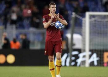Kažnjen Džeko – zbog pljuvanja sudije