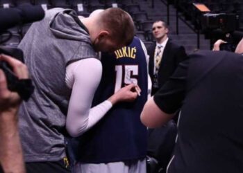 Džokermanija u Denveru: Srbi kažu „hvala ti za sve, očekujemo prsten, Nikola“ (VIDEO)