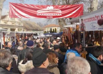 Raj za gurmane: Slaninijada u Kačarevu (FOTO)