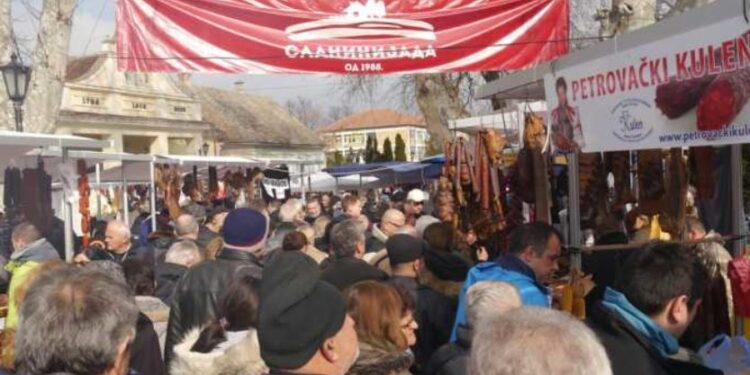 Raj za gurmane: Slaninijada u Kačarevu (FOTO)