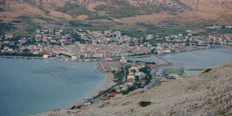 Hrvatska: Otac bacio četvoro maloletne dece sa prvog sprata