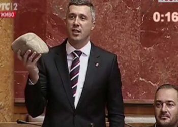 Lice i naličje srpske stvarnosti (2): Okršaj “monstruma” i “alapača”