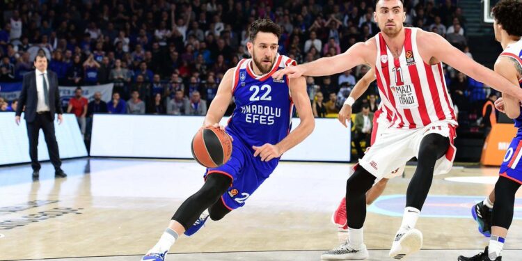 Efes se revanširao Olimpijakosu, povratak Nedovića