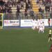 Barijev navijač se pogibeljno strmoglavio preko ograde radujući se golu (VIDEO)