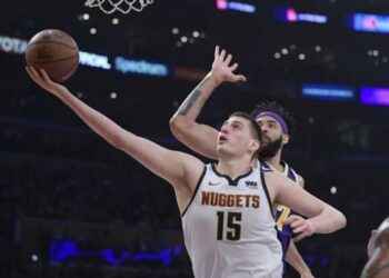 Denver pobedio Lejkerse u meču Džejmsovog dostignuća (VIDEO)