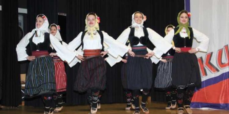 Folklori ulepšali praznik