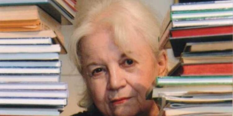 Preminula književnica Grozdana Olujić