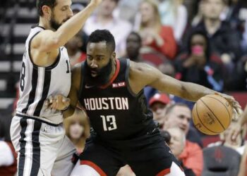 Harden još jednom dao 61 poen, Lebron bez plej-ofa posle 14 godina (VIDEO)