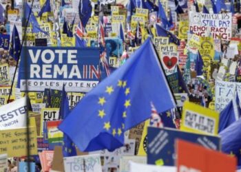 Politički haos u Velikoj Britaniji može da se završi na četiri načina