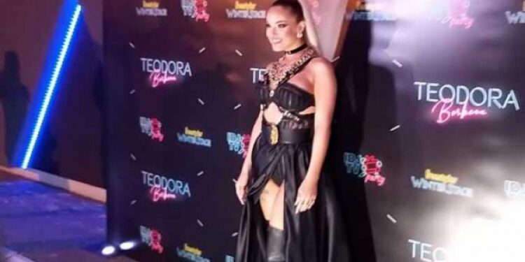 Teodora Džehverović spektaklom na stejdžu predstavila album “Borbena” (FOTO,VIDEO)