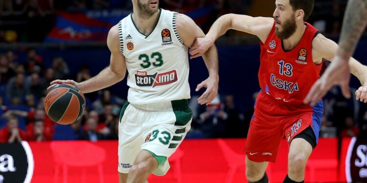 Kalates trojkom uz zvuk sirene srušio CSKA u Moskvi (VIDEO)
