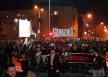 Građanski protesti u regionu (3): Milu preti koverta