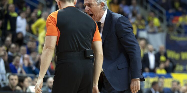 Pešić isključen u prvom minutu (VIDEO)