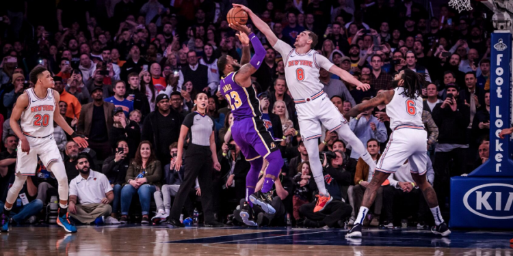Lebron hteo da reši utakmicu – Hezonja ga spustio blokadom (VIDEO)