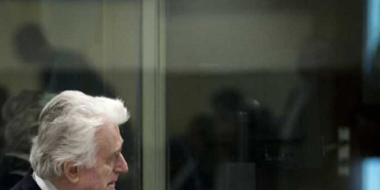 Svetski mediji o Karadžiću: “Ratni zločinac sa 1.000 lica”