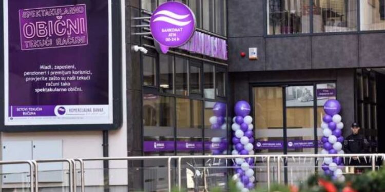 Rajfajzen kupuje Komercijalnu banku?