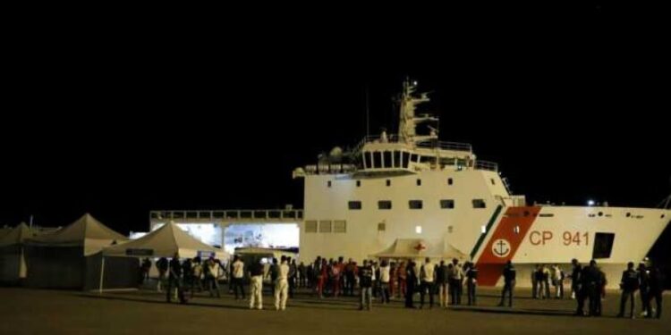 Libija: Migranti oteli teretni brod