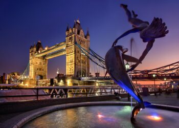 Nepoznati napadač izbo četvoro ljudi u Londonu