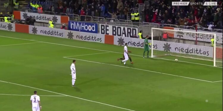 Direkt iz indirekta s centra: Šteta što se takav gol ne važi (VIDEO)
