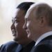 Putin i Kim prvi put oči u oči (FOTO)