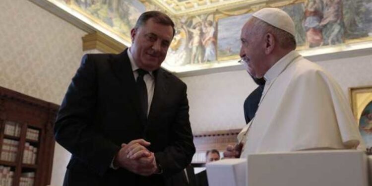Dodik sa papom Franjom na naslovnoj strani vatikanskog lista
