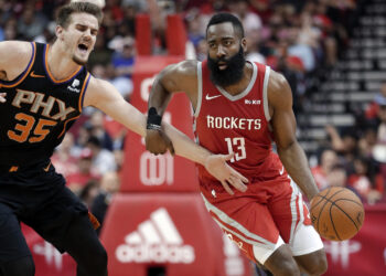Hjustonov rekord NBA lige – 27 trojki na meču (VIDEO)