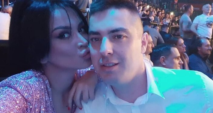 U jeku skandala, pevačica uživa sa dečkom (FOTO)
