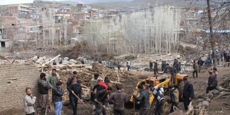 Poplave u Iranu, najmanje 70 mrtvih (FOTO, VIDEO)