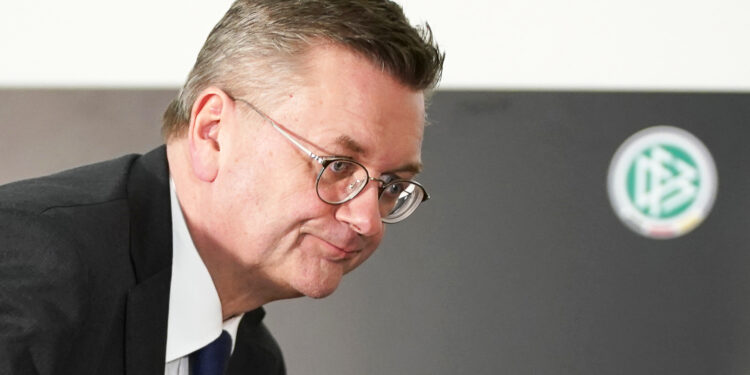 Ostavka predsednika FS Nemačke, glave mu došao poklon sat od 6.000 evra
