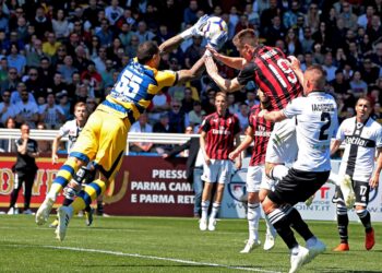 Veteran Bruno Alves iz slobodnog udarca zakočio “rosonere” (VIDEO)
