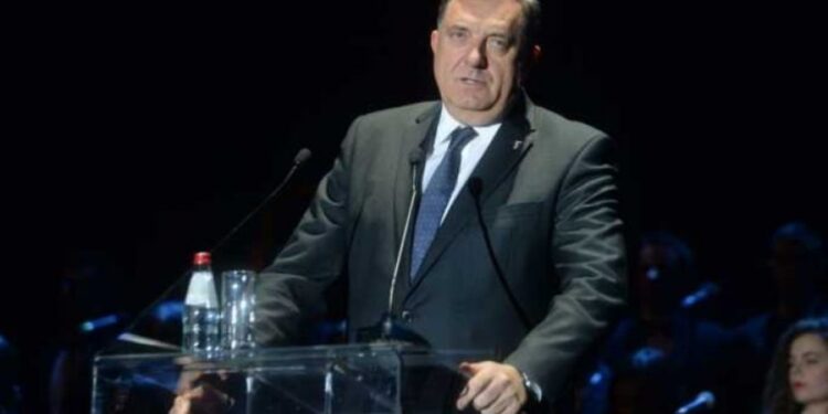 Dodik: Komšić da dođe i vidi uniformu VRS