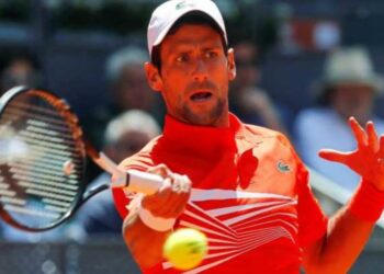 Novak spasio set loptu, pa pobedio Šardija 2:0