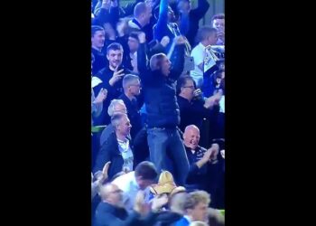 Navijačka strast premijerligaškog sudije Majka Dina (VIDEO)