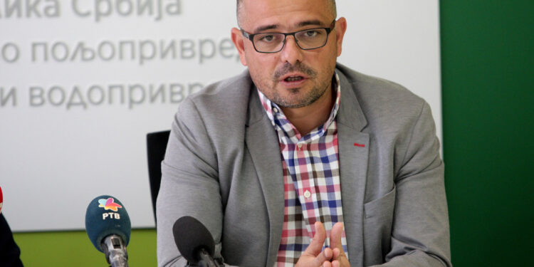 Vozilo ministra Nedimovića sletelo u kanal