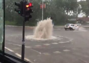 Potopljeni Beograd: Nasred raskrsnice – fontana! (VIDEO)