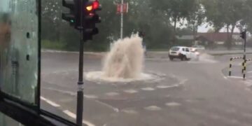 Potopljeni Beograd: Nasred raskrsnice – fontana! (VIDEO)