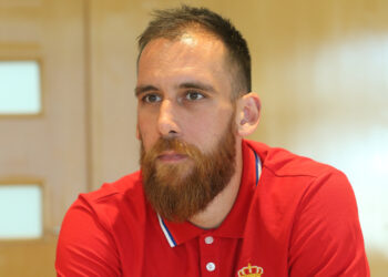Marko Ždero za „Vesti“: Velika je čast nositi zastavu Srbije