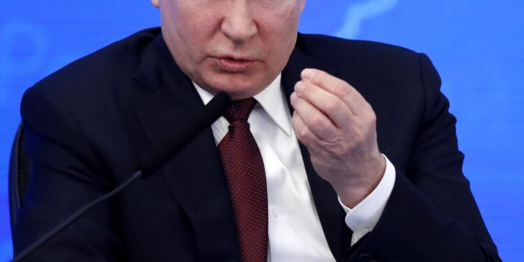 Putin: Sarađivaćemo sa premijerom Velike Britanije, bez obzira na to ko pobedi u trci