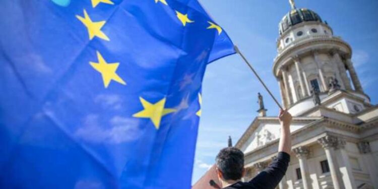 Bez dogovora o liderima EU; Junker: Nije me lako zameniti