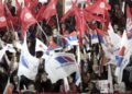 Danas: Državne pare za odlazak na Vučićev miting