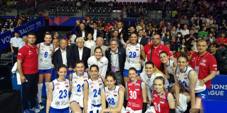 Ambasador Glišić i delegacija Grada Hofua na meču protiv Japana