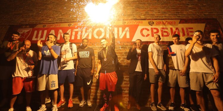 Košarkaši Zvezde proslavili titulu (FOTO/VIDEO)