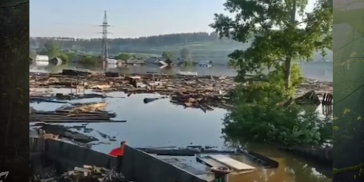 Rusija: U poplavama poginule tri osobe (VIDEO)