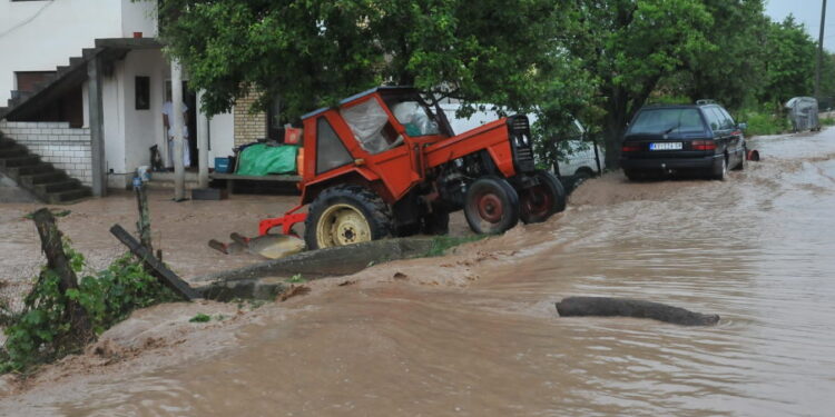 Poplave u više opština – vanredna odbrana u celoj zemlji (VIDEO)
